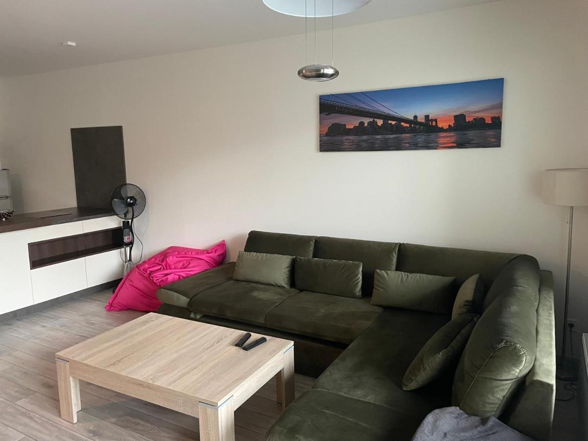 Garden Apartman Radnica - Private Parking Included Košice Esterno foto